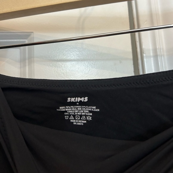 Skims Fits Everybody Tube Top - Picture 5 of 7